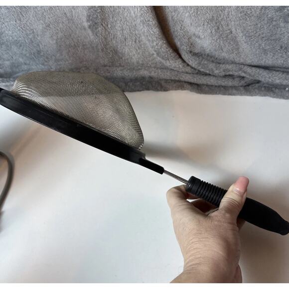 FARBERWARE Hand Strainer Fine Mesh Black‎ Molded Handle 14” - Picture 7 of 12